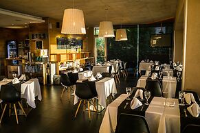 Costa Colonia - Riverside Boutique Hotel