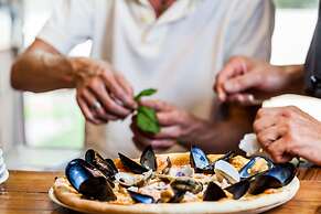 Petri Marini Hotel & Resort