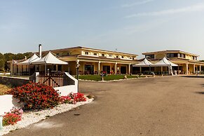 Petri Marini Hotel & Resort