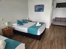 Bucketts Way Motel