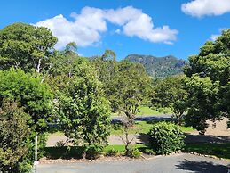 Bucketts Way Motel