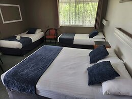 Bucketts Way Motel