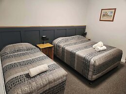 Bucketts Way Motel