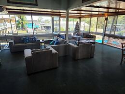 Bucketts Way Motel