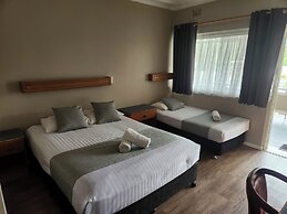 Bucketts Way Motel