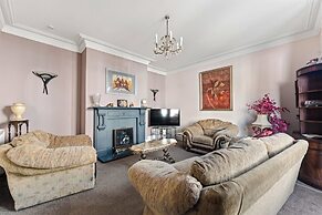 Dovedale Hotel