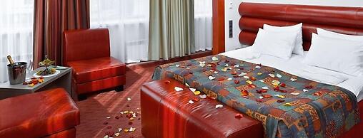 Red Stars Hotel