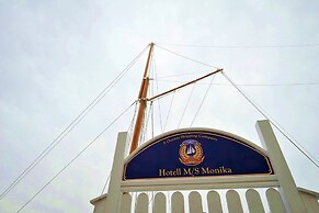 Hotel M/S Monika