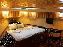 Hotel M/S Monika