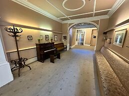 Green Gables Hotel
