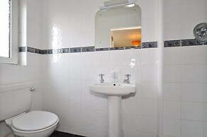 Lynfield Guest House