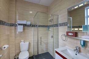 Ramada by Wyndham Hamilton City Center