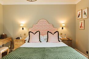 The Farmhouse at Redcoats Restaurant & Hotel