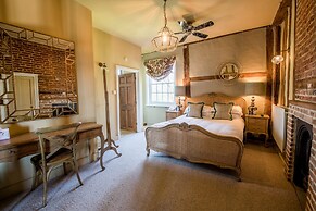 The Farmhouse at Redcoats Restaurant & Hotel