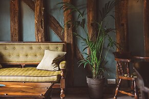 The Farmhouse at Redcoats Restaurant & Hotel