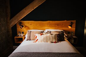 The Farmhouse at Redcoats Restaurant & Hotel