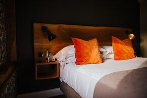 The Farmhouse at Redcoats Restaurant & Hotel