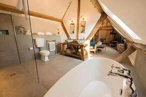 The Farmhouse at Redcoats Restaurant & Hotel