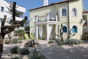 Villa Mandolina Apartments
