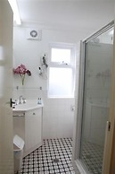 The 3 Explorers Motel