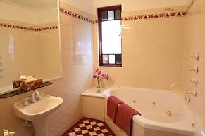 The 3 Explorers Motel