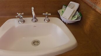 Royal Palms Motor Inn