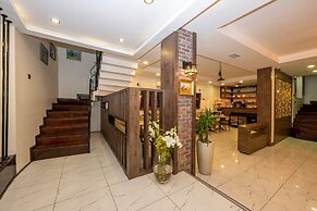 The Marions Suite Hotel