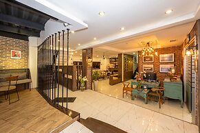 The Marions Suite Hotel