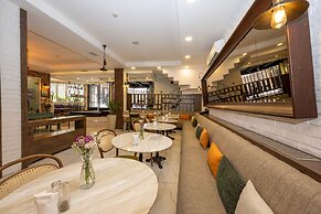 The Marions Suite Hotel