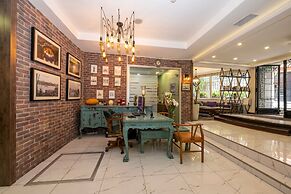 The Marions Suite Hotel