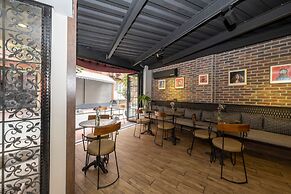 The Marions Suite Hotel