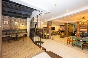 The Marions Suite Hotel