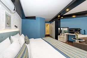 The Marions Suite Hotel