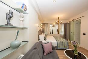 The Marions Suite Hotel