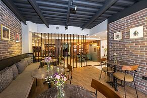 The Marions Suite Hotel