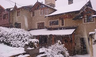 Periko's Youth Hostel