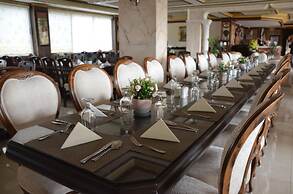 Amra Palace International Hotel