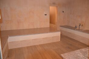 Amra Palace International Hotel