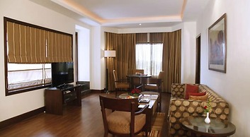 The Retreat Hotel & Convention Centre