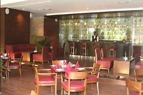 The Retreat Hotel & Convention Centre