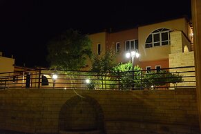 Maria's Filoxenia Suites