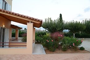 Maria's Filoxenia Suites