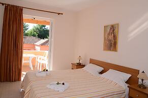 Maria's Filoxenia Suites