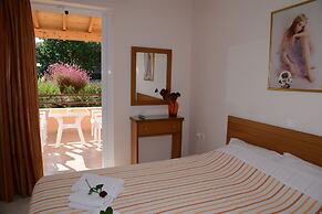 Maria's Filoxenia Suites