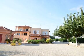 Maria's Filoxenia Suites