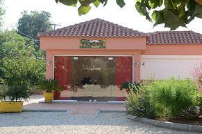 Maria's Filoxenia Suites