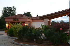 Maria's Filoxenia Suites