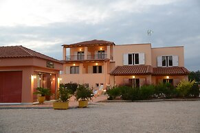 Maria's Filoxenia Suites