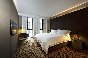 Burbury Hotel & Apartments