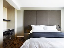 Burbury Hotel & Apartments